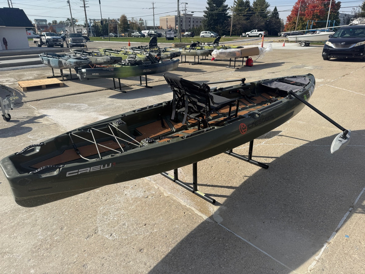 Crescent Crew III stern and open cockpit