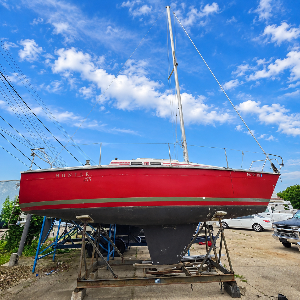 1984 Hunter 25.5  Red Hull